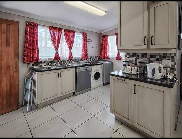 3 BEDROOM HOUSE FOR SALE IN VALHALLA